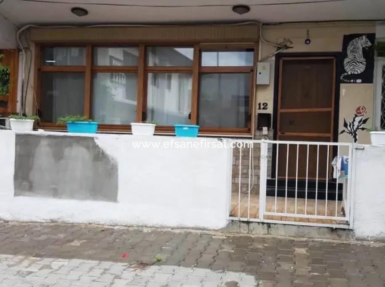 Die Geschäfte Für Den Verkauf In Akyaka