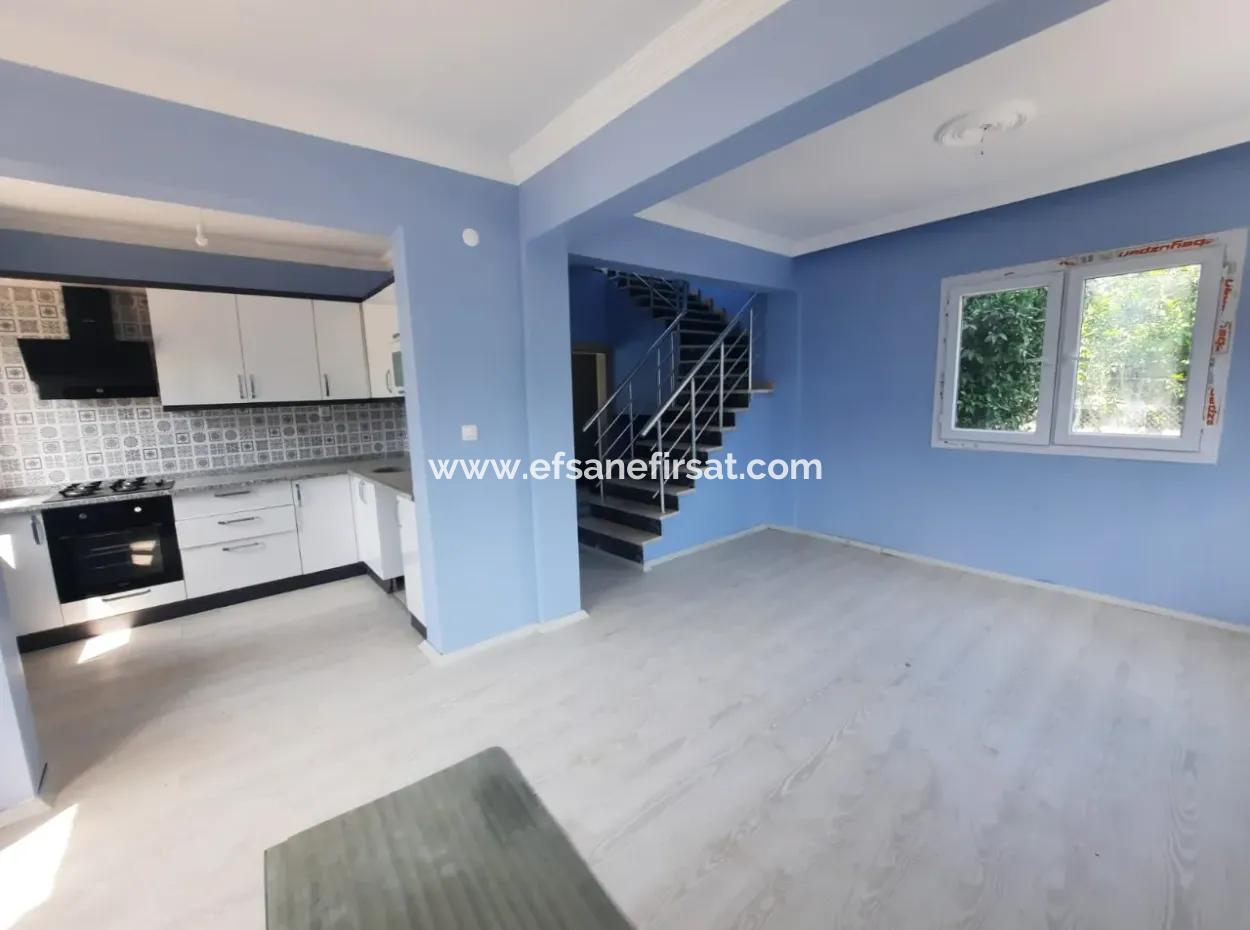 1 570 M2 Grundstück In Köyceğiz Çandır, Muğla, Schwimmbad, Seeblick Triplex Zu Verkaufen