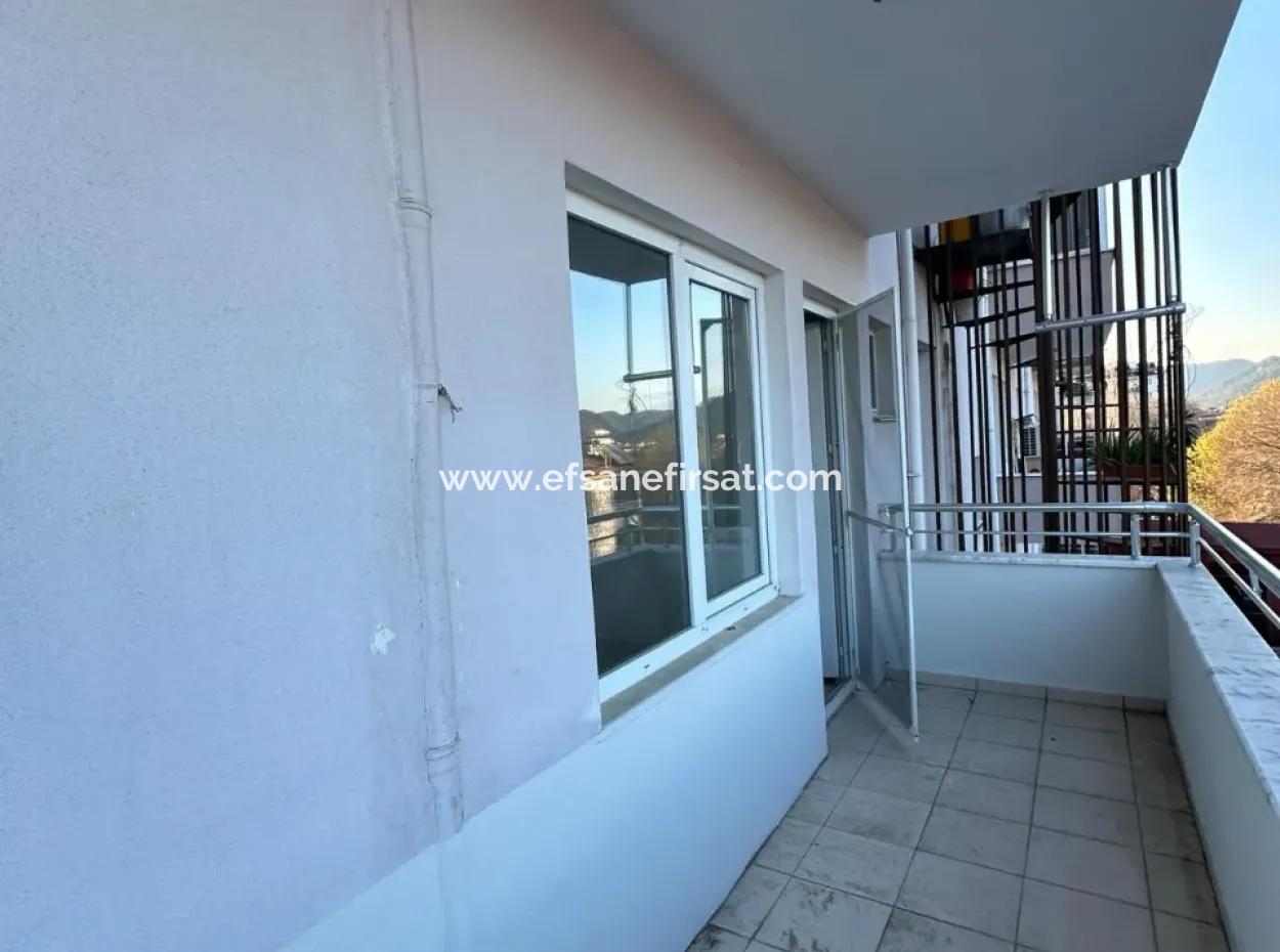 Boulevard Fassade 3 1 Wohnzimmer- Und Küchenwohnung Zum Verkauf