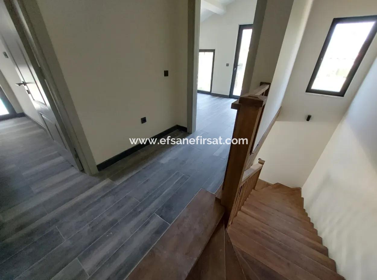 8 Brandneue Villen Auf Einem 2.600 M2 Großen, Freistehenden Grundstück Am Kanal In Muğla Dalyanda Zur Vermietung Für Tourismusunternehmen