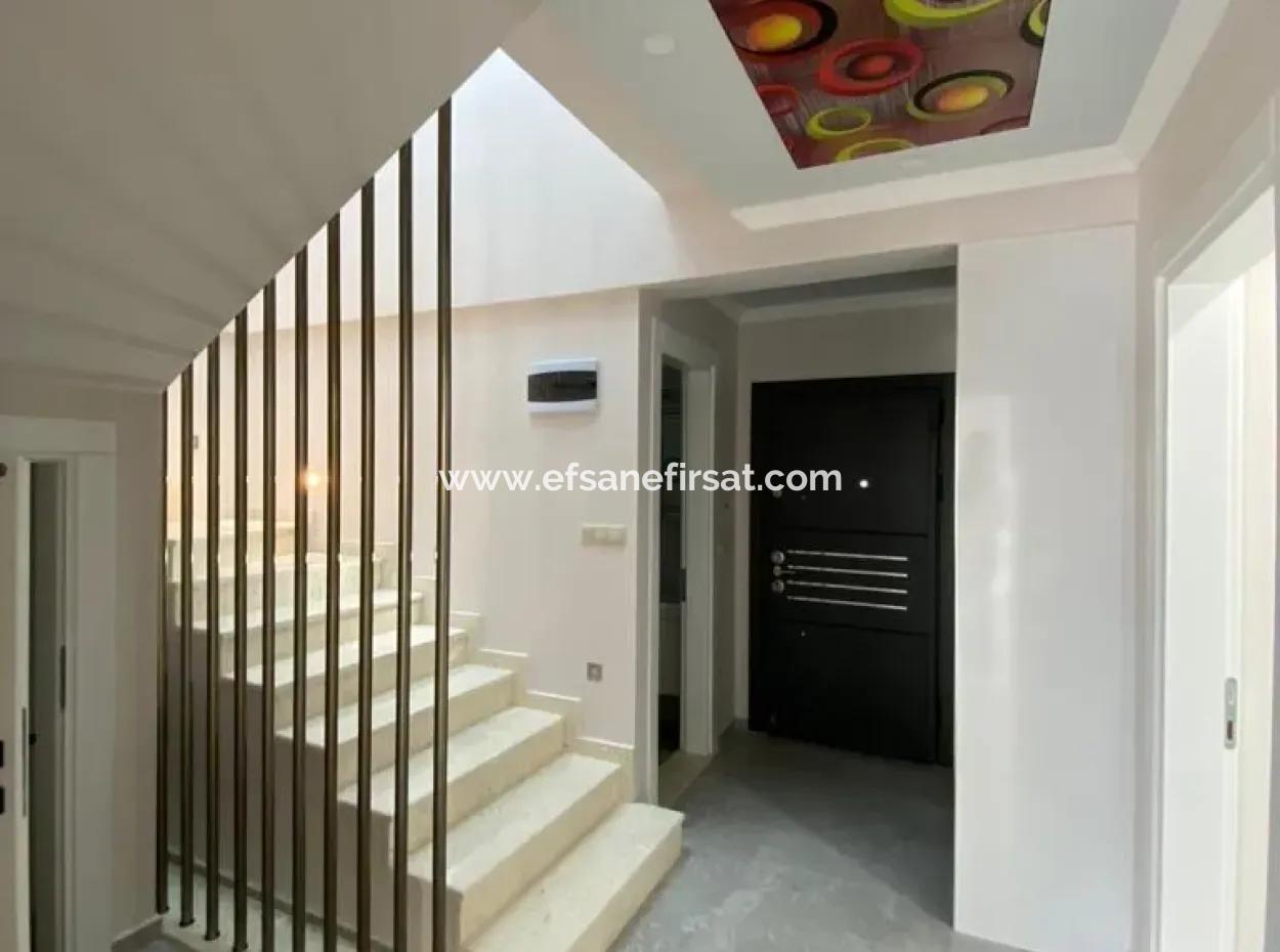 Brandneue Maisonette-Villa Mit Gemeinschaftspool Auf Einem 600 M2 Großen, Freistehenden Grundstück In Dalaman