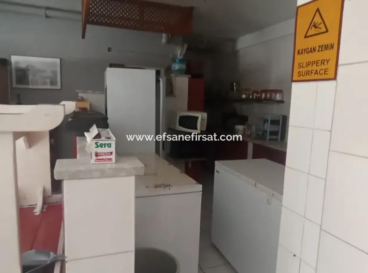 Türkunde Bereit Im Dalyan Center, Pide Pizza Restaurant Devren Rent