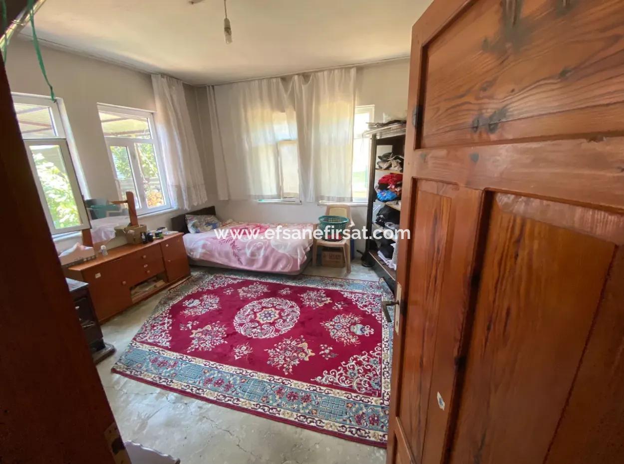 Einfamilienhaus Und Gewächshaus Zum Verkauf Auf Einem 5200 M2 Großen Feld In Ortaca Eskiköy