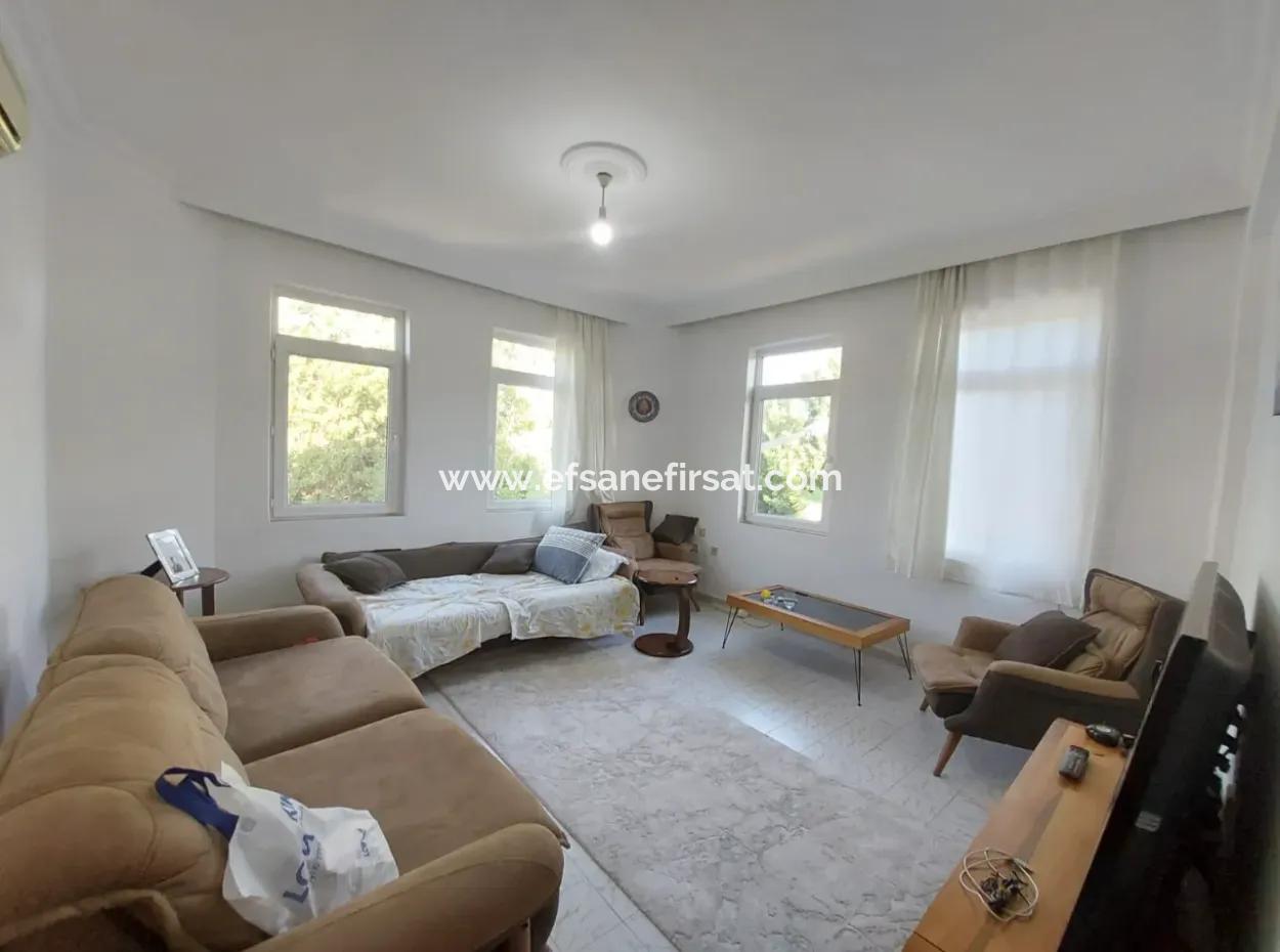 Im Zentrum Von Dalyan, Muğla, 2 1 Unmöblierte Wohnung Zu Vermieten