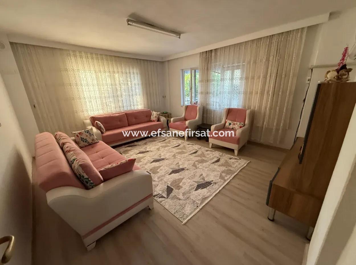 Ein Freistehendes 2,5-Stöckiges Gebäude An Der Dalyan-Straße In Ortacada Steht Zum Verkauf.