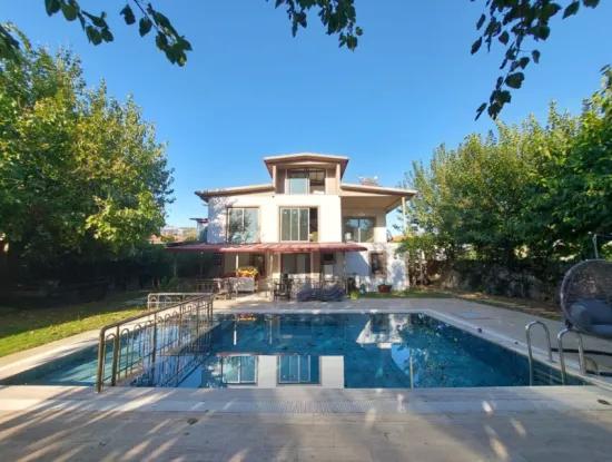 Ortaca Ekşiliyurt 2 1 Möblierte Wohnung Zur Miete Auf Einem Grundstück Von 700 M2 Mit Swimmingpool