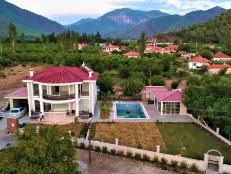 Luxus-Villa Zum Verkauf In Ortaca