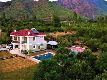 Luxus-Villa Zum Verkauf In Ortaca