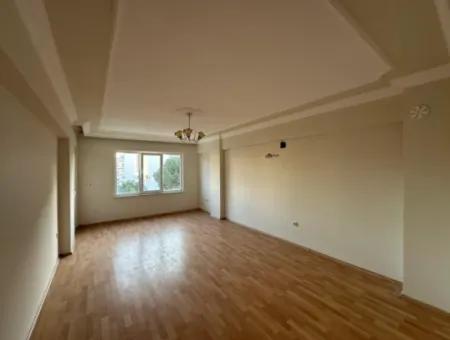 Boulevard Fassade 3 1 Wohnzimmer- Und Küchenwohnung Zum Verkauf