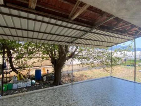 Einfamilienhaus Und Gewächshaus Zum Verkauf Auf Einem 5200 M2 Großen Feld In Ortaca Eskiköy