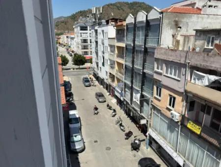 Möblierte 1 1 Geräumige Wohnung Zu Vermieten Im Zentrum Von Ortaca Çarşı.