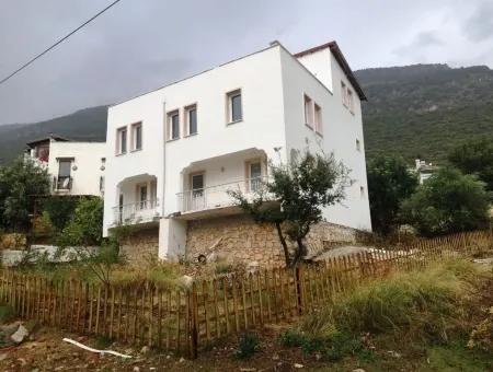 Nov 2 Geschossiges Freistehendes Haus Mit Meerblick Zum Verkauf In Antalya Gokceoren