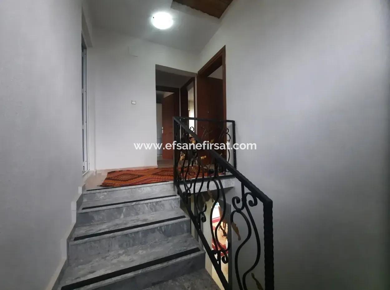 Villa With 200 M2 Lake View On 1700 M2 Land In Köyceğiz Zeytinalan Is For Sale