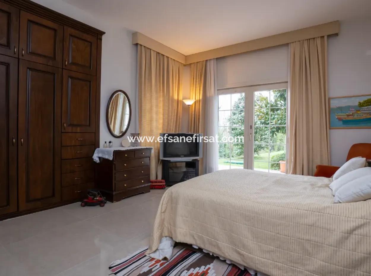 7 In 1 Detached Luxury House On A 2300 M2 Plot For Sale In Zekeriyaköy, Istanbul