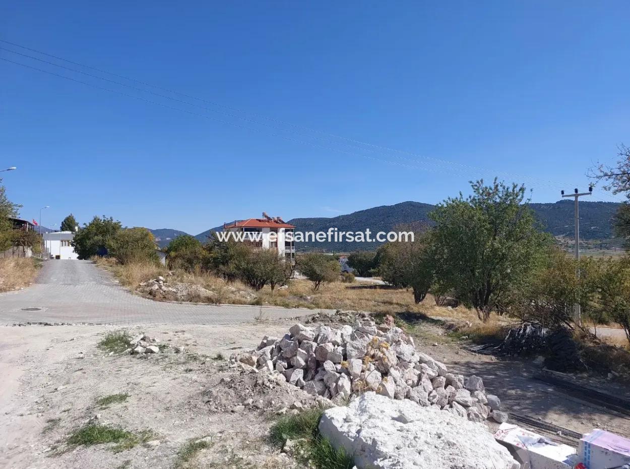 500M2 Land In The Center Of Çameli In Return For A Ready-Made Floor With A Construction License