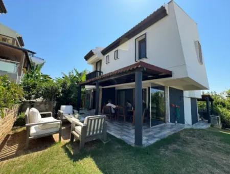 250 M2, 5 1 Duplex In Izmir Güzelbahçe Kahramandere Is For Sale Or Partially Bartered