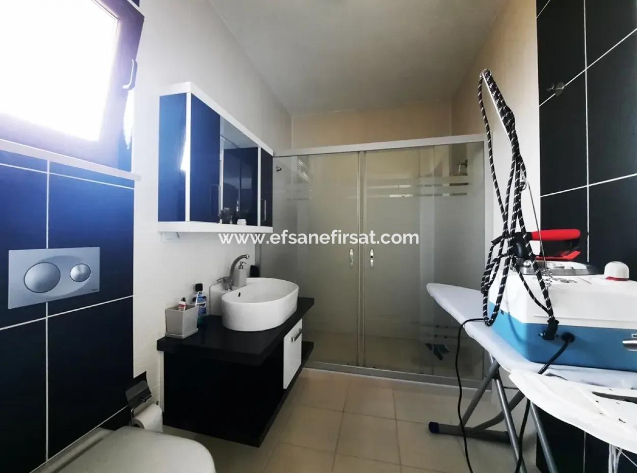 Muğla Dalyanda Satılık Yüzme Havuzlu Lüks Villa