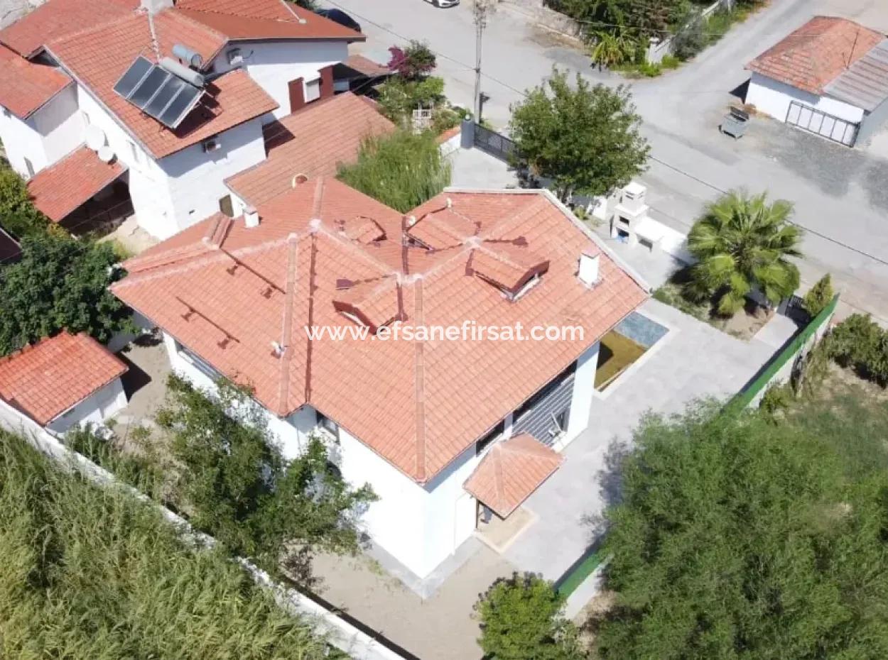 Muğla Dalyanda 520 M2 Arsada 230 M2 5+1 Ultra Lüks Villa Satılık