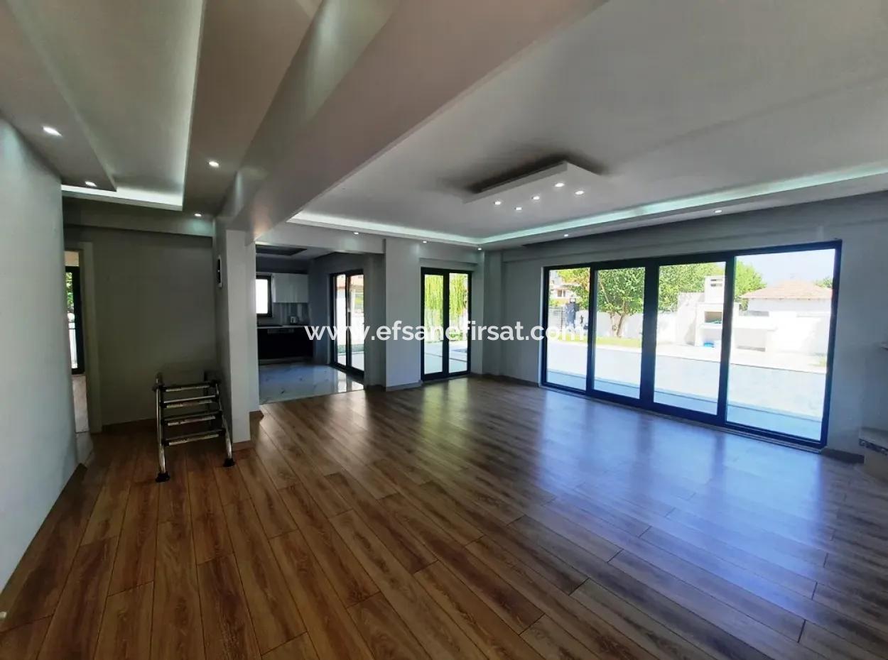 Muğla Dalyanda 520 M2 Arsada 230 M2 5+1 Ultra Lüks Villa Satılık