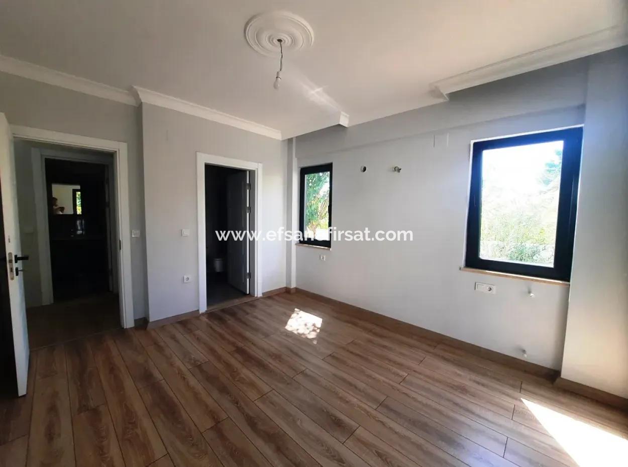 Muğla Dalyanda 520 M2 Arsada 230 M2 5+1 Ultra Lüks Villa Satılık