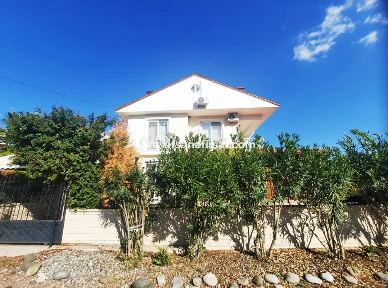 Muğla Ortaca Okçularda 200 M2 5+1 Yüzme Havuzlu Müstakil Eşyalı Villa Yıllık Kiralık