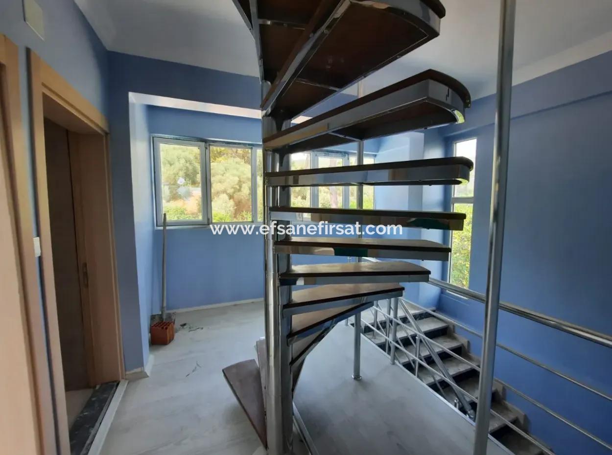 Muğla Köyceğiz Çandır Da 1 570 M2 Arazide, Yüzme Havuzlu, Göl Manzaralı Tripleks Satılık