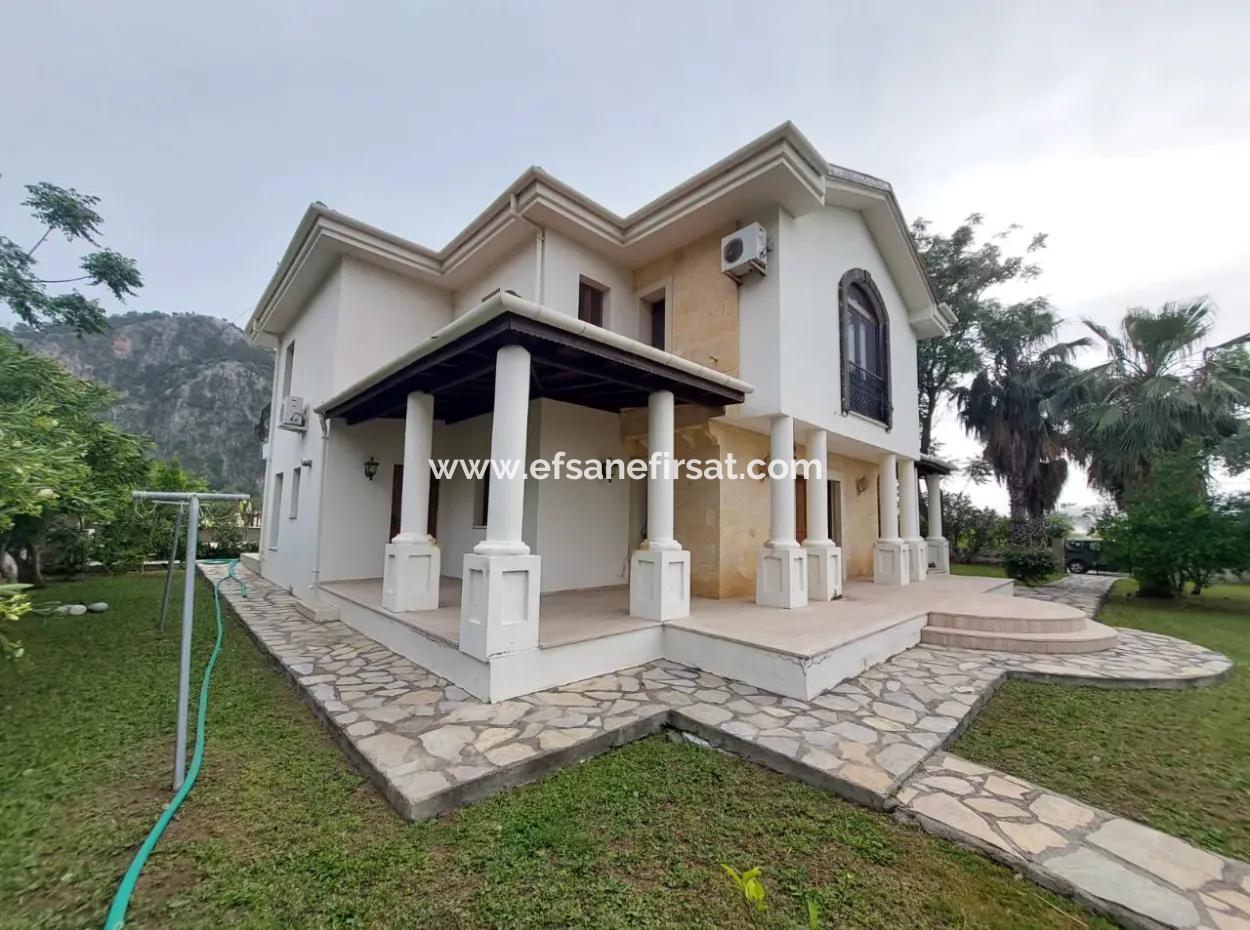 Muğla Dalyanda 1000 M2 Arazide 4+1 Lüx Villa Eşyalı Olarak Satılık