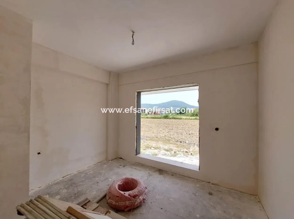 Dalamanda  1+1 , 55 M2  Daire Satılık