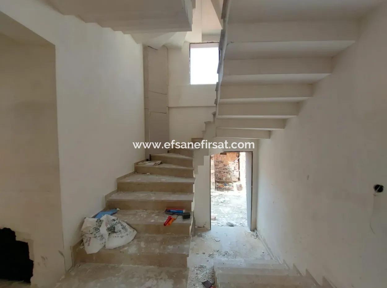 Dalamanda  1+1 , 55 M2  Daire Satılık