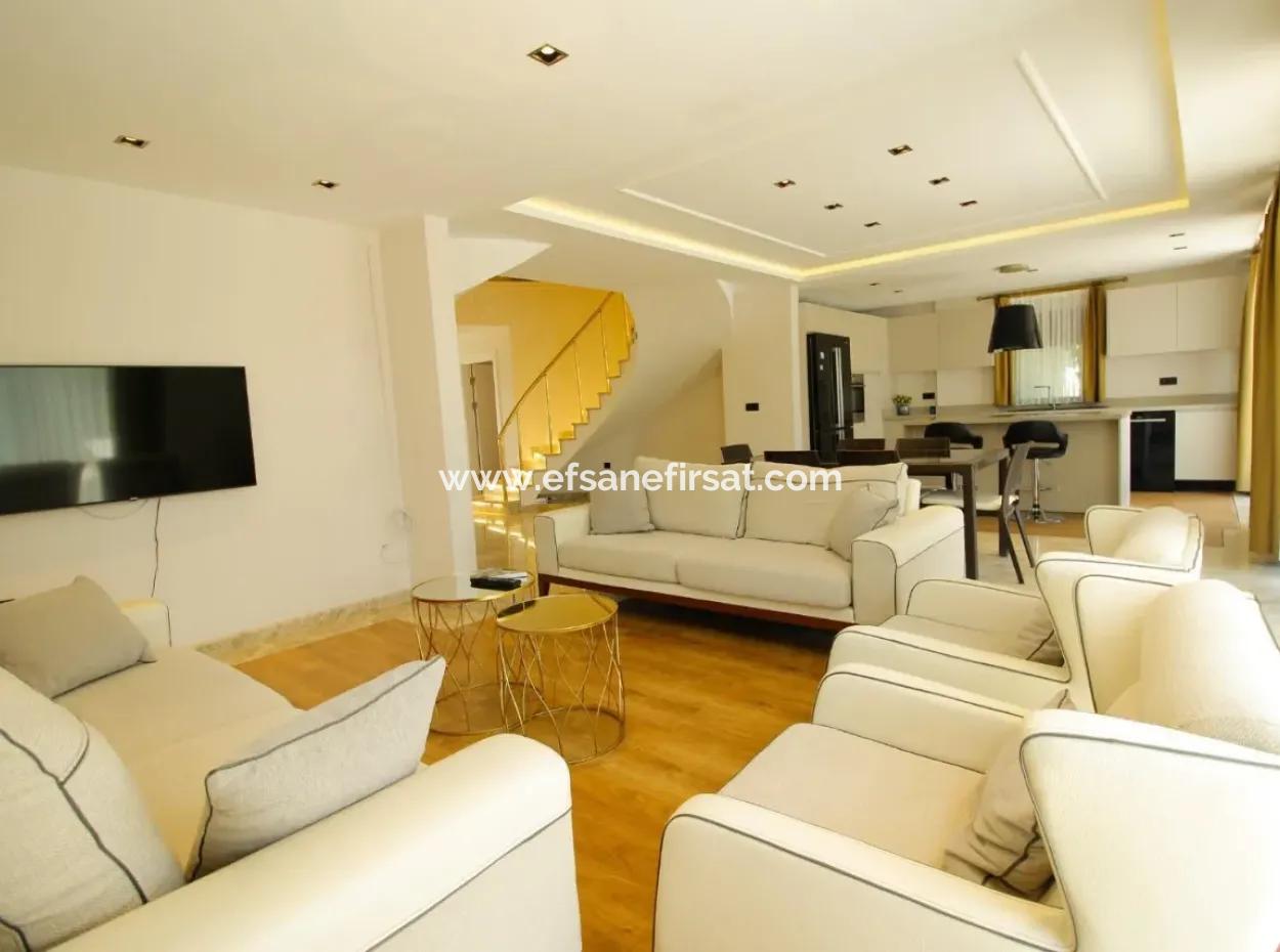 Muğla Ortaca Dalyan’da 770 M² Arsada 5+1 Havuzlu Müstakil Lüks Villa Satılık