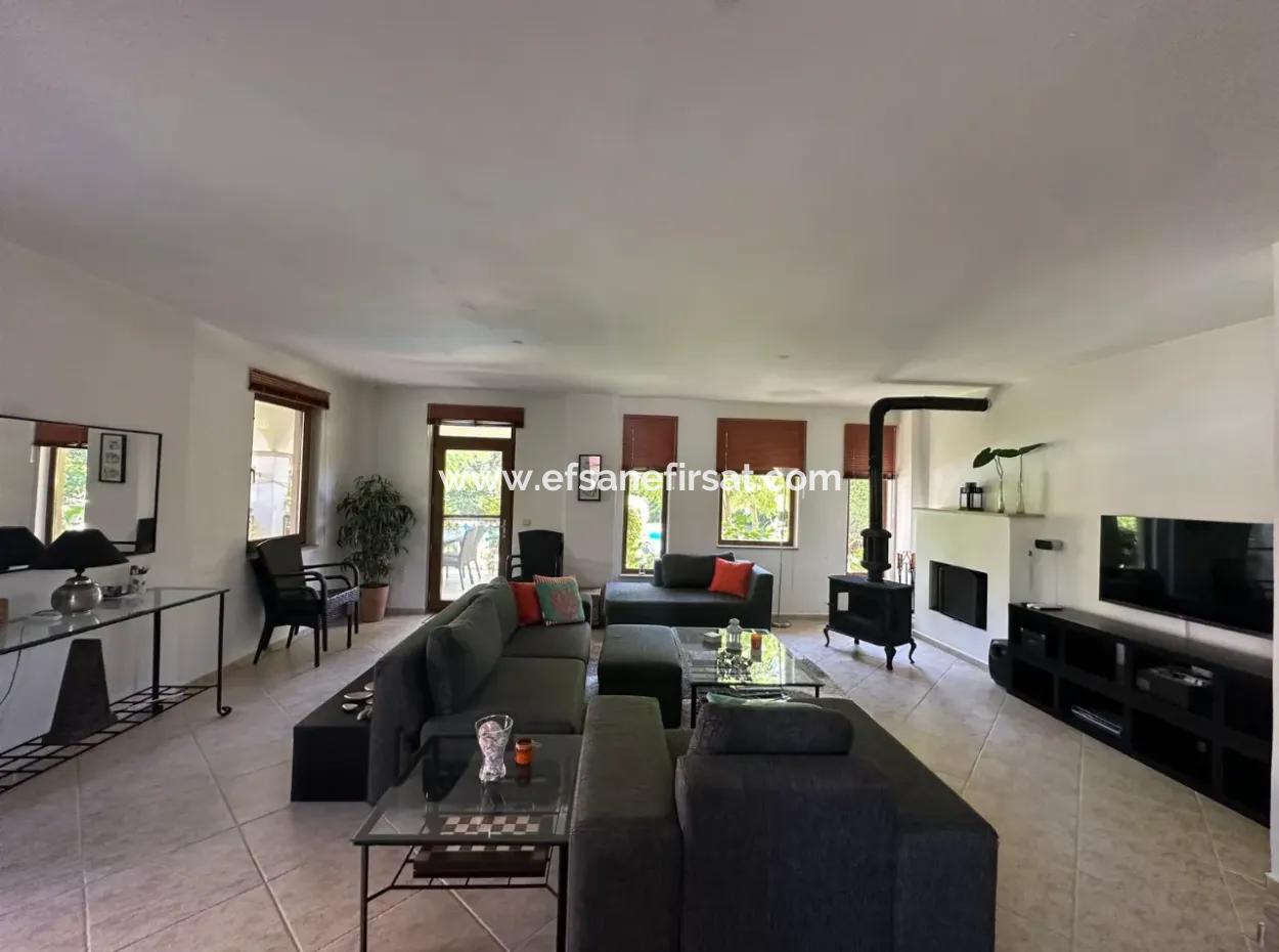 Dalyan Marmarlıda 160 M2 3+1 Lüks Villa Kiralık