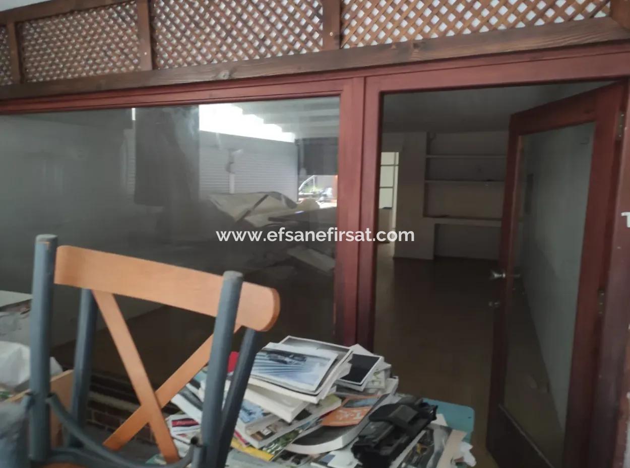 Muğla Ula Akyakada İşlek Caddede Düz Giriş Dükkan Acil Satılık