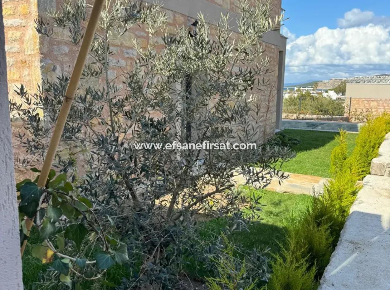 Muğla Bodrum Gündoğanda Deniz Manzaralı 4+1 Sıfır Dubleks Satılık