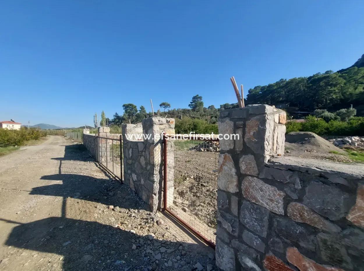 Ortaca Mergenlide Dağ Kenarında ,1 400 M2 İmarlı Arsa Satılık