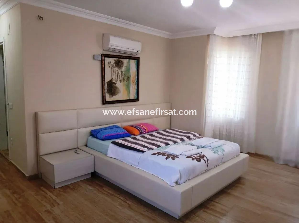 Muğla Dalyanda Satılık 4+1 Müstakil Villa
