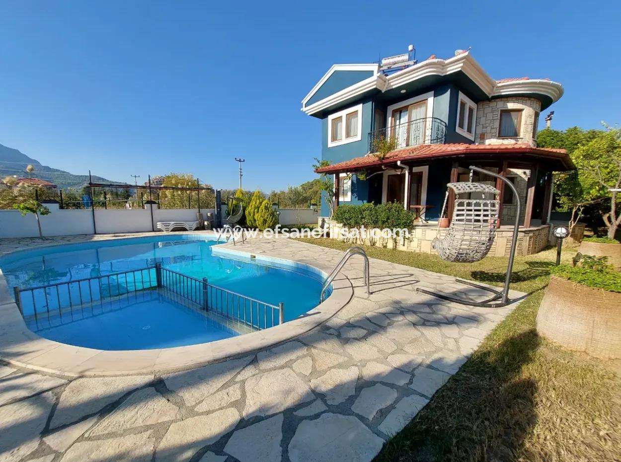 Muğla Dalyanda Satılık 566 M2 Arsada, 3+1 Müstakil Villa