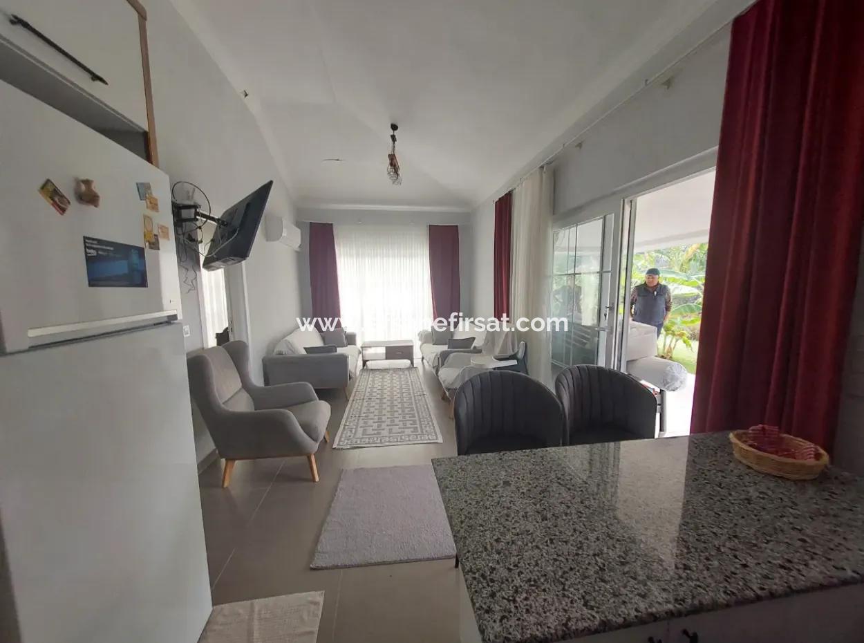 Muğla Dalyanda 300 M2 Arsada 2+1 Müstakil Yüzme Havuzlu Tek Kat Ev Kiralık