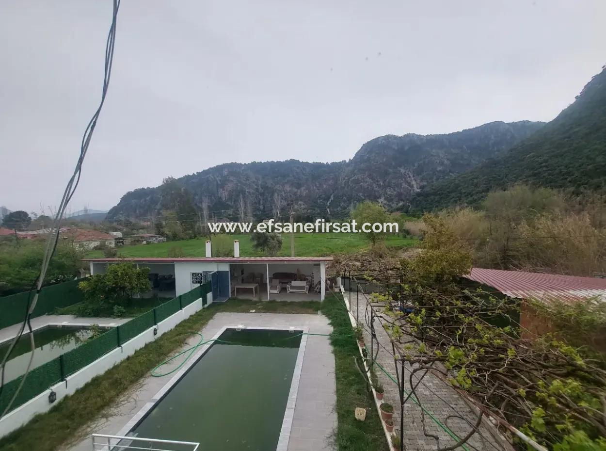 Ortaca Marmarlıda Eşyasız 160 M2, 2+1 Giriş Kat Daire Kiralık.