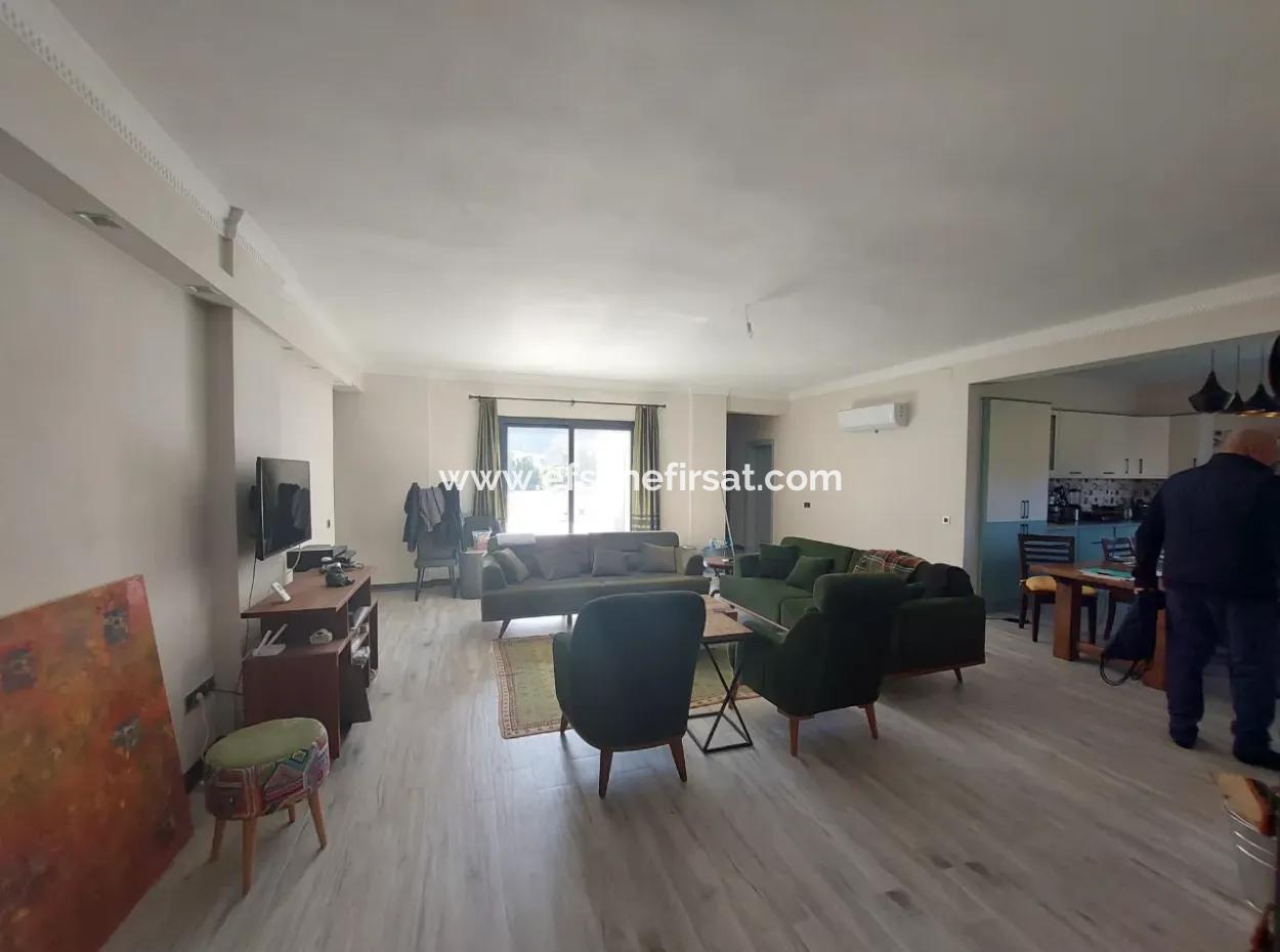 Ortaca Okçular Dağ Ve Doğa Manzaralı  2.000 M2 Arsada, 4+1 200 M2 Müstakil Ev Satılık