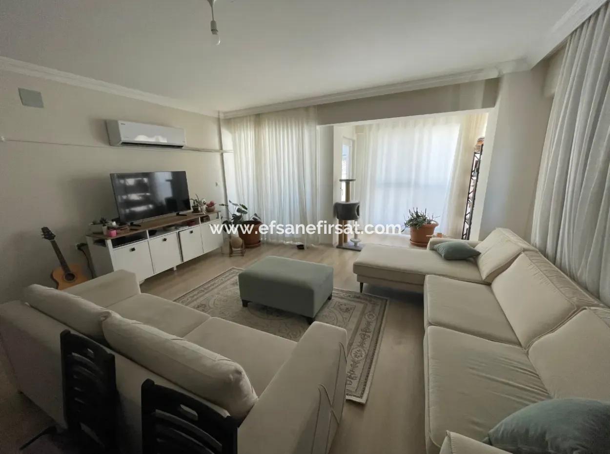 Ortacada Merkezi Konumda Eşyasız 1+1 Geniş Daire Kiralık.