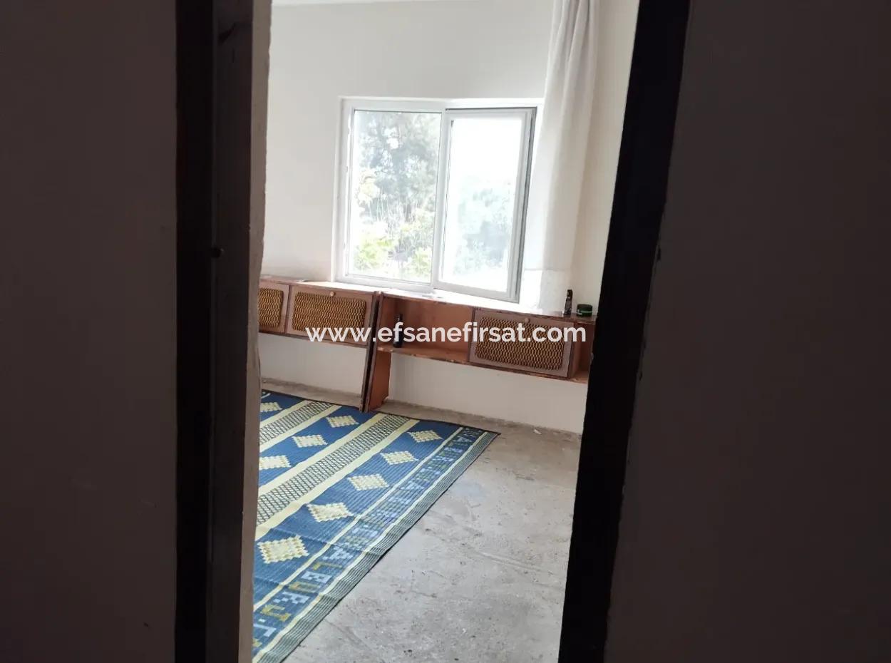 Muğla Ortaca Sarıgerme Merkezde  485 M² İmarlı Satılık Arsa – Köy Evi + Depolu