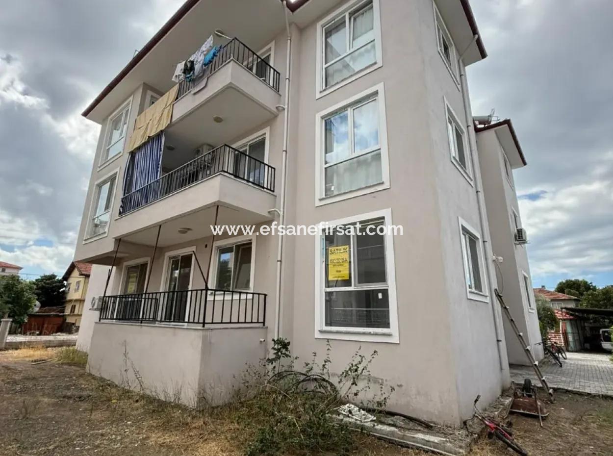 Ortaca Cumhuriyette 2+1 Bahçeli Giriş Kat Daire Satılık.