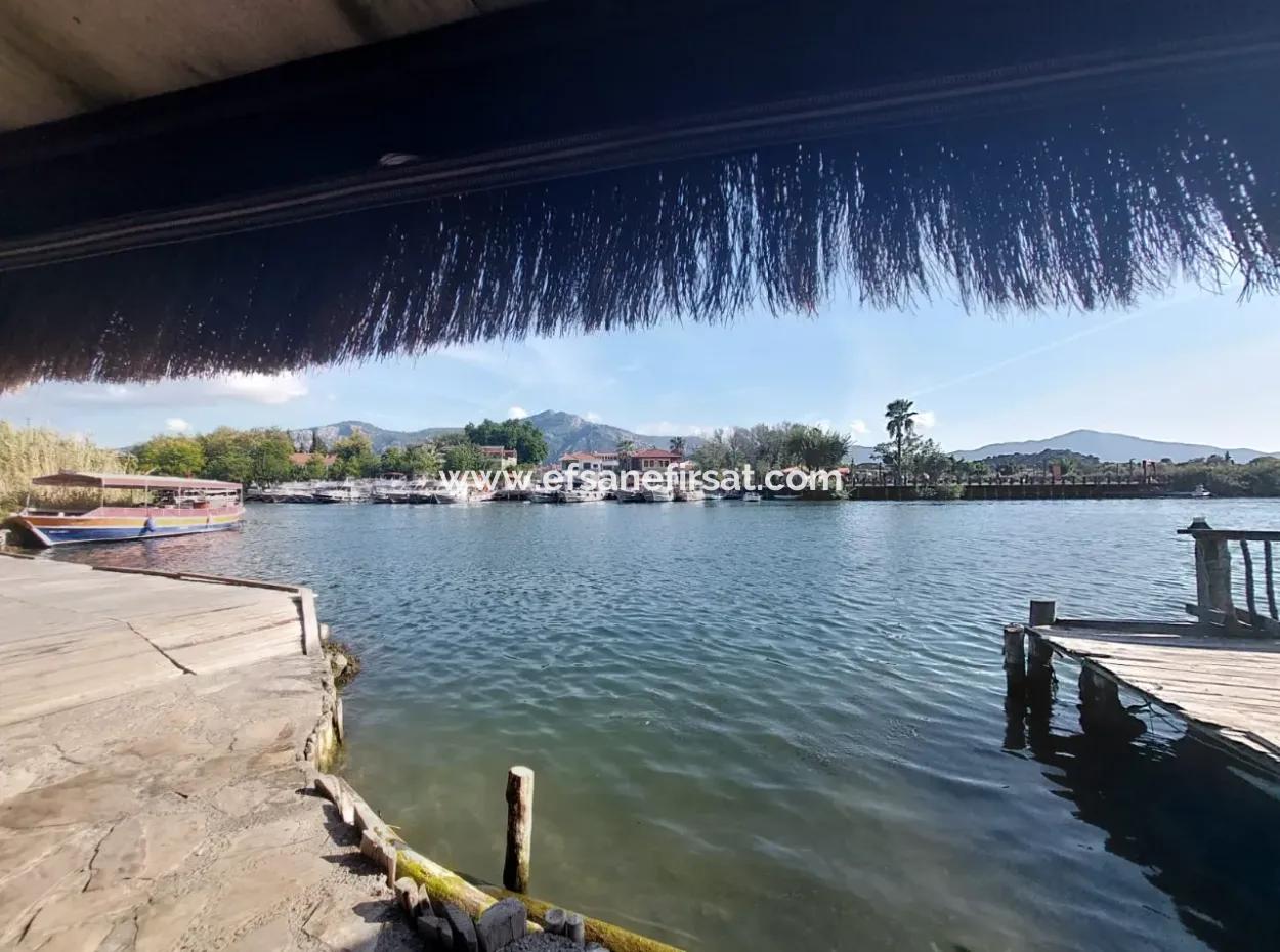 Köyceğiz Çandır Dalyan Kanalına Sıfır 865 M2 Ev Ve Restaurant  Satılık