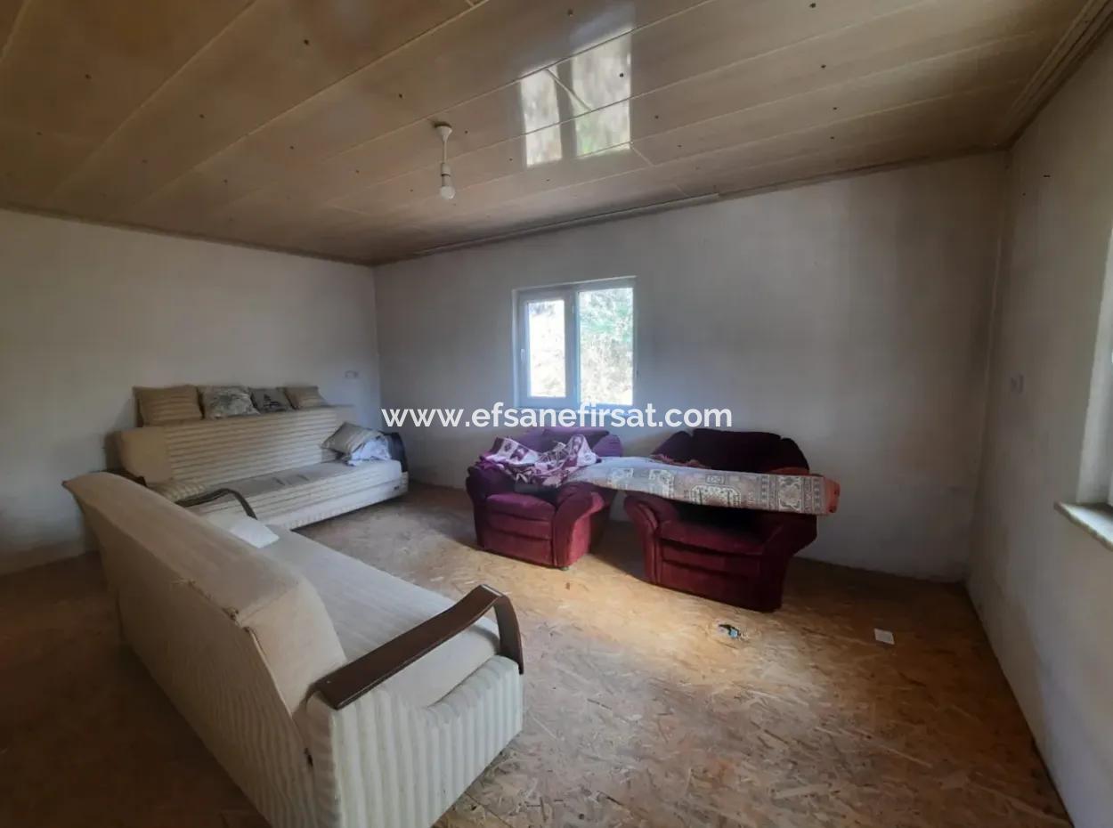 Çameli Kızılyakada 5 000 M2 Müstakil Arazide 2+1  Ev Ve  200 M2  Ahır Satılık