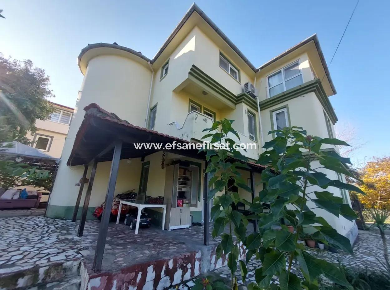 Ortaca Kemaliye De 645 M2 Arazide 4+1 Ve 3+1 Yüzme Havuzlu Ev Satılık Veya Takas