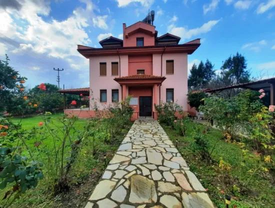 Muğla Ortaca Dalyanda Satılık 3 Katlı Müstakil Ev