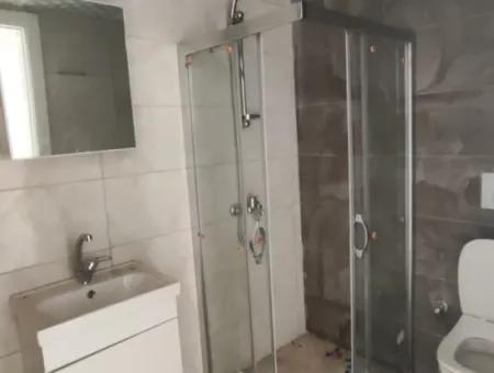 Karaburunda Havuzlu Sitede  2+1 Daire Satılık