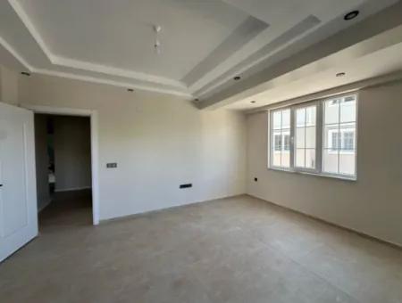 Merkezde Yüzme Havuzlu 2+1 Sıfır Giriş Kat Daire Kiralık