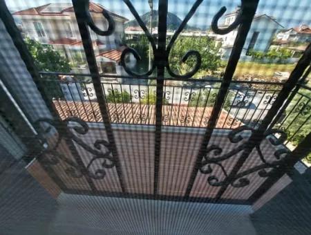 Dalyan’da 130 M², 3+1 Eşyasız Bahçeli 2 Daireden Üst Kat Daire Kiralık