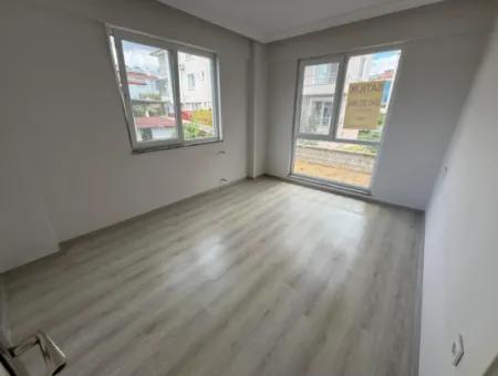 Ortaca Cumhuriyette 2+1 Bahçeli Giriş Kat Daire Satılık.